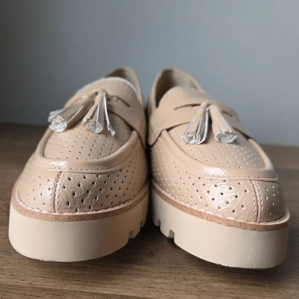 NEW W/O BOX DONALD PLINER TAN LEATHER PERFORATED HARLEM TASSEL LOAFERS 9 WMNS